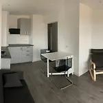 Renovated 3-Room Apartment Near Tram Stop