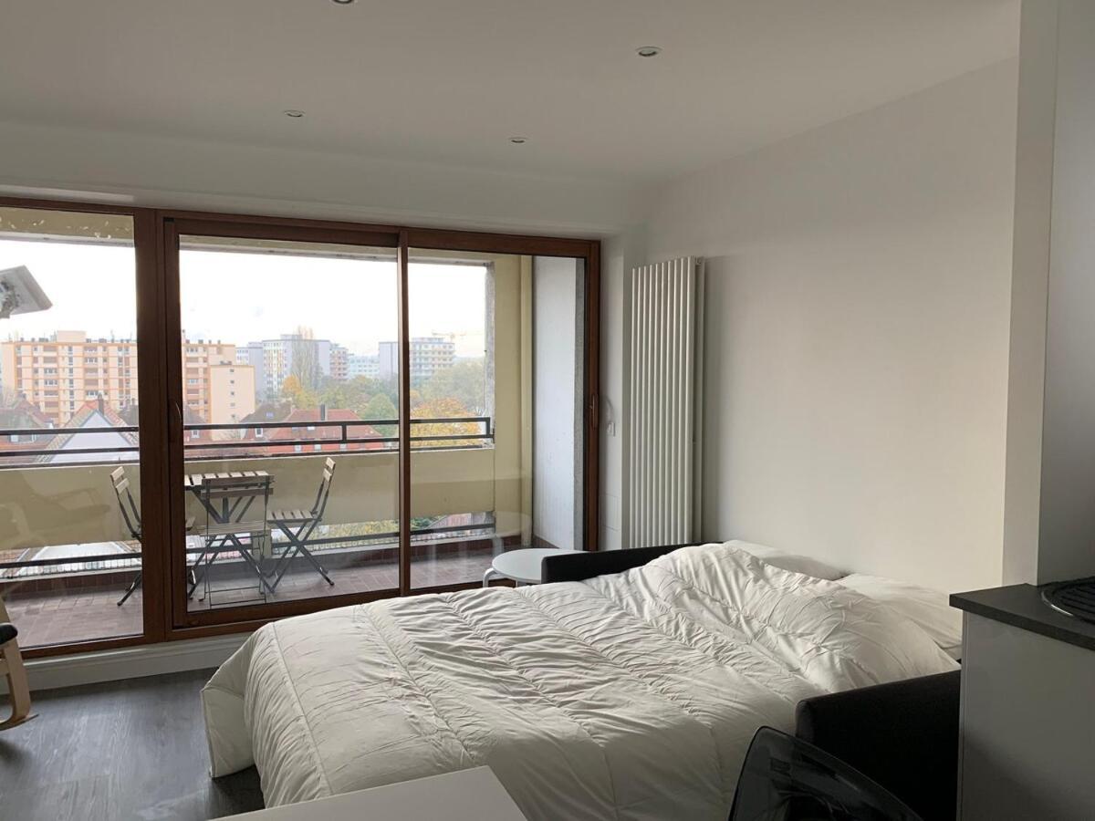 Renovated 3-room Near Tram Stop *